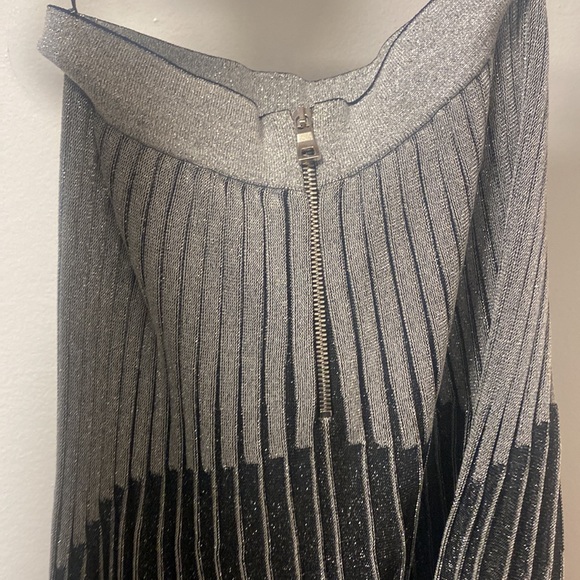 NEVER WORN Balmain Pleated Skirt Midi Size S - Picture 10 of 11